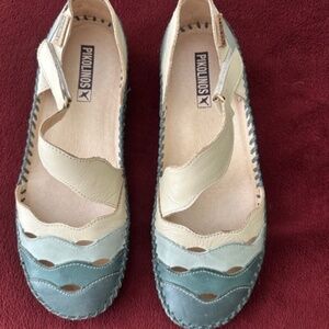 LEATHER flats w/ ankle strap